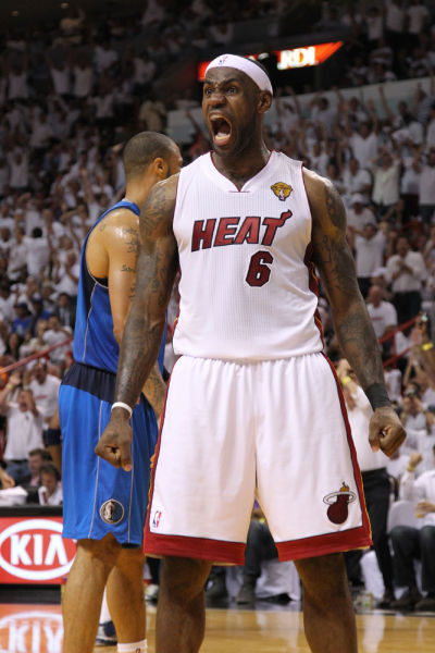 队友直塞打 队友直塞打